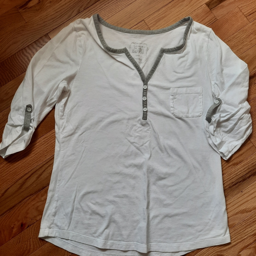 🦋 3/$12 Cute cotton 3/4 sleeve t-shirt